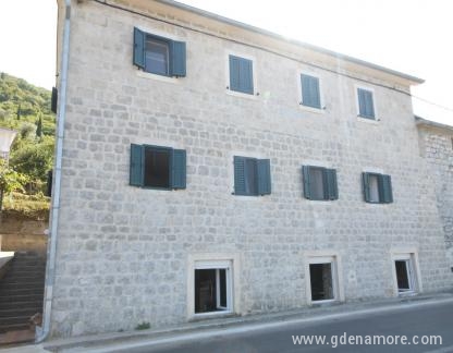 Вила Сан, частни квартири в града Kamenari, Черна Гора